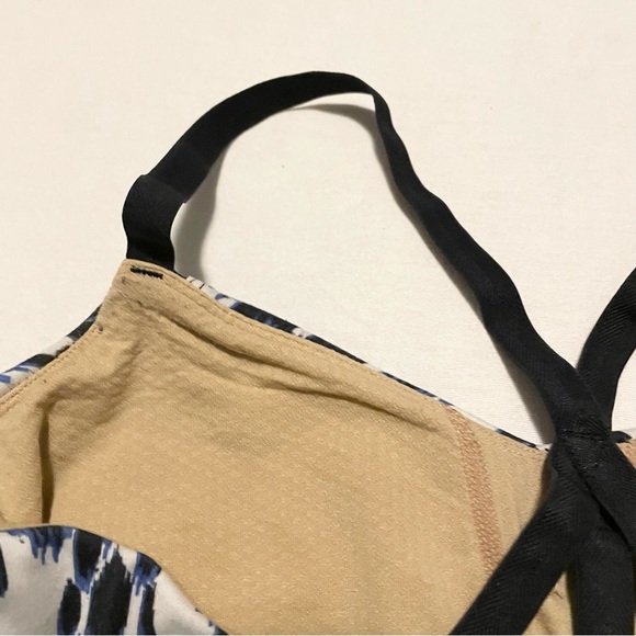 Lululemon Sports Bra Womens Size 8 - Picture 8 of 16